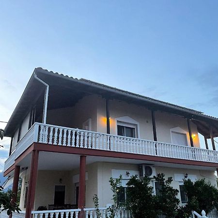 Athina'S House Apartment ซานธี ภายนอก รูปภาพ